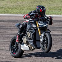 ¡Mamma mia! La Ducati Streetfighter V4 vuelve a evolucionar para ser una naked de 208 CV aún más salvaje