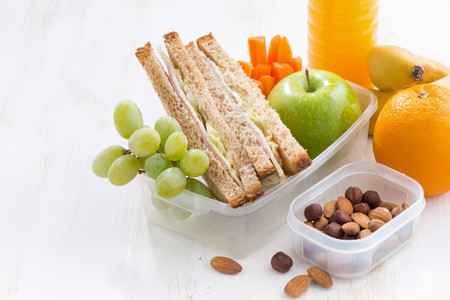 Cinco alimentos buenos para picar entre horas de manera saludable