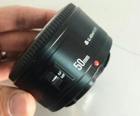 El nuevo objetivo Yongnuo de 50 mm f/1.8 parece ser un clon del Canon EF 50 mm f/1.8 II