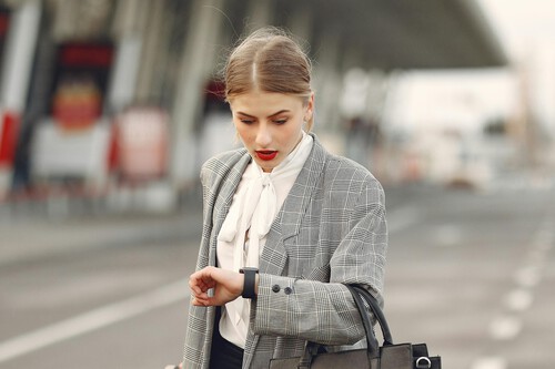 Qué dice la psicología de las personas impuntuales y por qué llegan siempre tarde a todos sitios