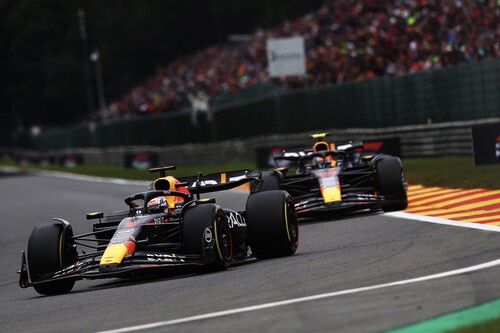 Max Verstappen lidera el doblete de Red Bull, Charles Leclerc se sube al podio y Fernando Alonso resurge