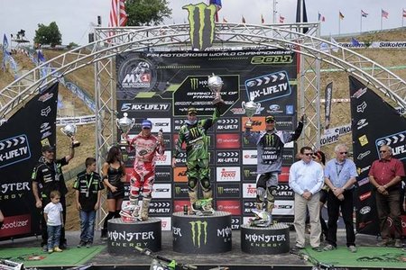 Podium MX2