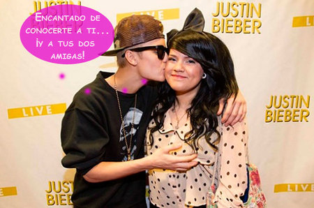 ¿Eres fan de Justin Bieber? Pues él te agarra una teta encantado