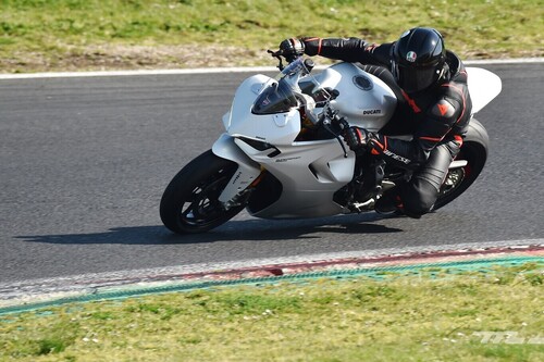 Las normas básicas de seguridad para rodar en circuito con tu moto sin que termine en tragedia