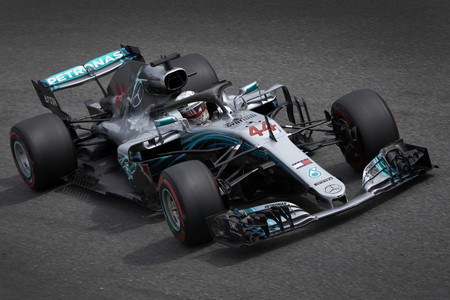 Lewis Hamilton le roba a Ferrari la victoria en su gran premio de casa en Italia