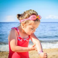 Cómo proteger a bebés y niños de los rayos del sol, además de usar cremas solares 