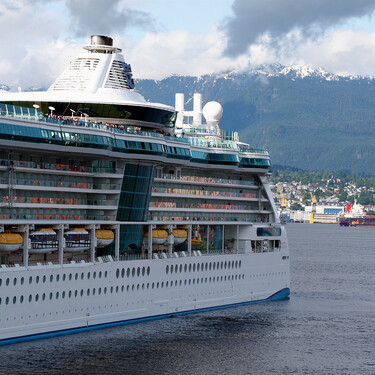 Un millonario se ha tirado de crucero en crucero más de 25 años: “La gente viene aquí de vacaciones. Yo no, yo estoy aquí para vivir mi vida”