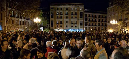 文化省前でのマニフェスト