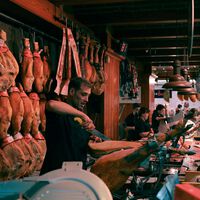 Alcampo nos hace la Navidad con la paleta de bellota 100% ibérica a precio de chollo que trae embutidos de regalo 