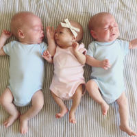 Decisiones difíciles durante el embarazo: ¿seguir adelante y perder a la niña o tenerlos a los tres muy prematuros?