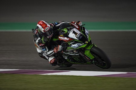 Jonathan Rea no perdona una y vuelve a ganar en Losail. Suma quince victorias.