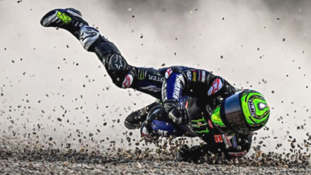 Jorge Lorenzo la vuelve a liar en Instagram: se ríe de una caída de Cal Crutchlow y el resto de pilotos le responden