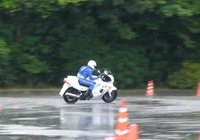 Ghimkhana japonesa, lloviendo es aún más divertido