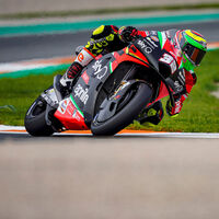 Aprilia evaluará a Bradley Smith y Lorenzo Savadori en pretemporada para elegir quién será su segundo piloto