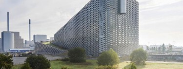 Visitamos la planta de reciclaje que alimenta miles de hogares al año en Copenhague con energía limpia ¡y tiene pista de esquí!