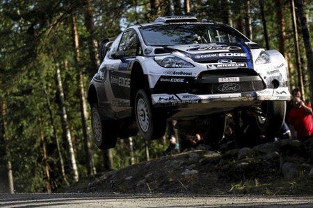 Sébastien Loeb gana el tramo de clasificación en Finlandia