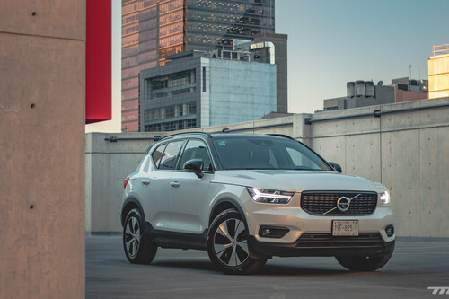Volvo XC40 Recharge, a prueba: el minimalismo que más entrega tanto en eficiencia como en equipo y manejo