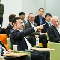 Carlos Ghosn quiere hacer de su vida una película (literalmente) y ha contratado al expresidente de Disney como agente