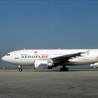 Un comandante ruso dejó a sus hijos pilotar un avión lleno de pasajeros. Fue la peor decisión de la historia de los vuelos comerciales 