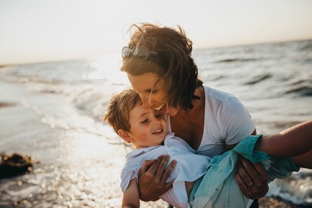 No sólo moda: planes con mamá, viajes y regalos para consentirla en su día