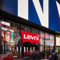 Esta es la chaqueta Levi's que nos soluciona los looks de entretiempo: con tejido comodísimo y precio de outlet 