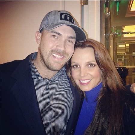 Britney Spears se pasa al moreno, que rubias ya hay muchas