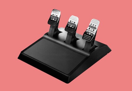 Los pedales Thrustmaster T3PA son ideales para dar un salto de calidad en la conducción gaming, y ahora están rebajados a 79,98 euros