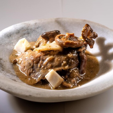 Perdiz De Caza Estofada A Fuego Lento Con Setas Y Foie De Pato