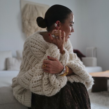 Acaba de llegar a Mango la falda midi más bonita ideal para ir a la oficina cuando llegue la primavera 