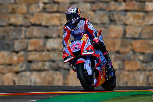 ¡Locura! Gana Enea Bastianini, Aleix Espargaró vuelve al podio y Fabio Quartararo se choca con Marc Márquez