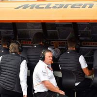 Zak Brown busca equipo en la Indycar para McLaren y un comodín para retener a Fernando Alonso 