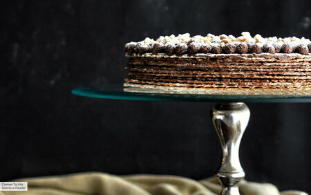 Tarta de obleas con chocolate. Receta fácil de postre sin horno