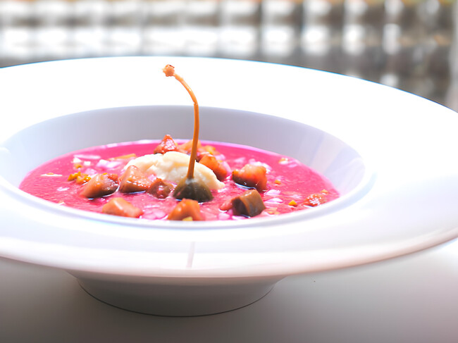 Sopa fría de remolacha con arenque: receta sencilla de inspiración escandinava
