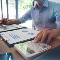 México se está quedando sin jefes: el país perdió más de 25 mil empleadores en 2025 y la informalidad no deja de crecer 