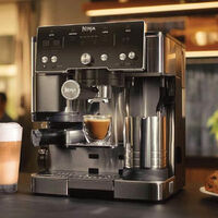 La cafetera espresso con molinillo que te hará disfrutar en casa del café como un barista, ahora más barata
