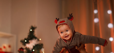 Su primera Navidad comiendo en la mesa: consejos para disfrutar en familia 