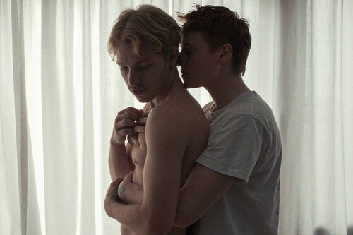 Hoy en streaming, un debut muy auténtico en el cine LGTB+. Una película sobre la identidad y la necesidad de conexión en un lugar marcado por la soledad 