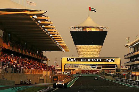 f1_atardecer-en-yas-marina-recta-de-meta.jpg