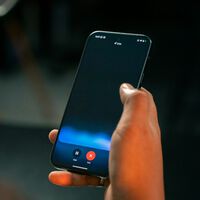 Desde poner un recordatorio hasta darte opinión sobre tu outfit y más: Gemini es capaz de mucho desde tu móvil. Y sin coste alguno 