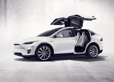 ¿Por qué Tesla quedó tan abajo en los rankings de Consumer Reports?