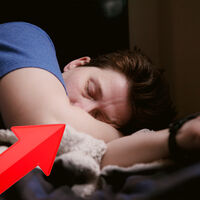 Este es el secreto de los somnólogos para dormir mejor: es gratis y lo puedes hacer en casi cualquier lugar  