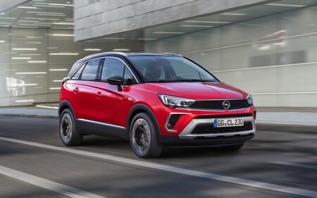 El nuevo Opel Crossland ya está disponible en España: el renovado SUV pequeño parte de los 20.650 euros
