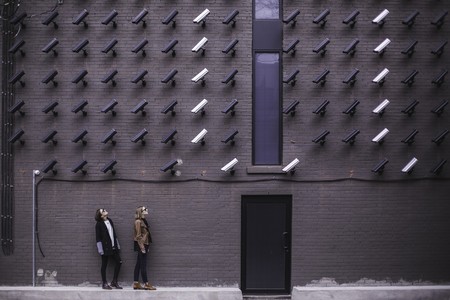 Un 62,5 % de los internautas españoles se siente "muy" o "bastante vigilado" en internet según el estudio Navegantes en la Red