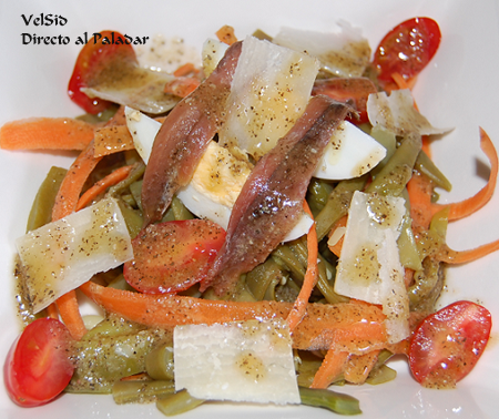 Ensalada de judías verdes con pesto de anchoas