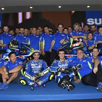 Andrea Iannone y Álex Rins muestran al mundo las nuevas Suzuki de MotoGP