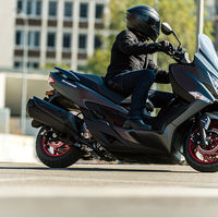 Un Suzuki Burgman 400 más atrevido y menos burgués ya está a la venta, ¡y con 800 euros de descuento!