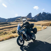 Yamaha quiere conducir tu moto por ti. Ha patentado un sistema que frena y reduce marchas solo en función del tráfico 