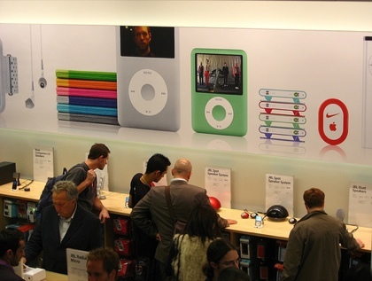 Imagen de la semana: Los nuevos iPod en la Apple Store de Londres