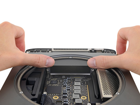 iFixit abre el nuevo Mac mini: más reparabilidad y facilidades para actualizar sus componentes