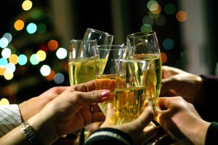 El brindis alrededor del mundo